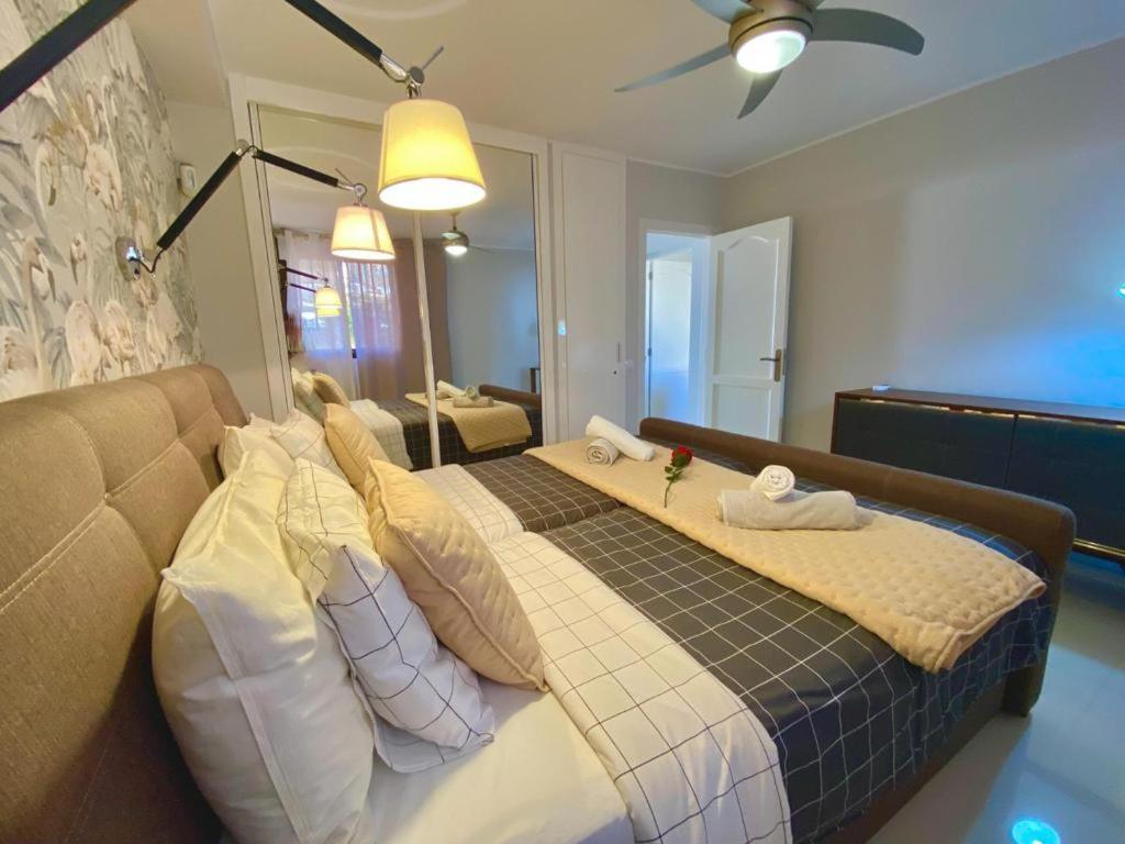 Passione Beautiful Apartment With Sea View 아데제 외부 사진